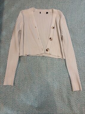 Amazon White Ribbed Cropped Cardigan with Button Detail